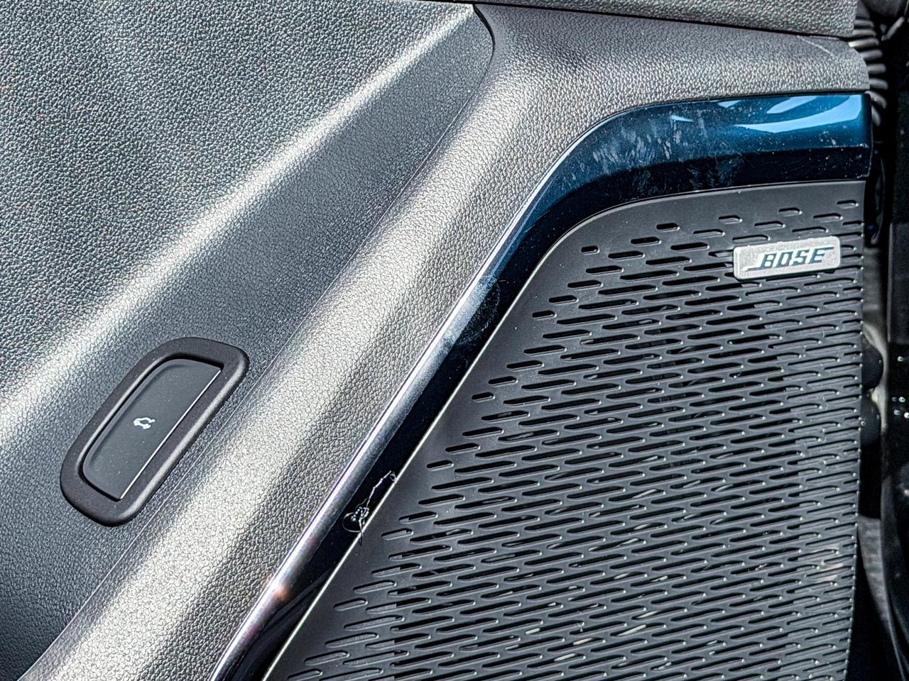 2027 GMC Acadia ELEVATION Photo