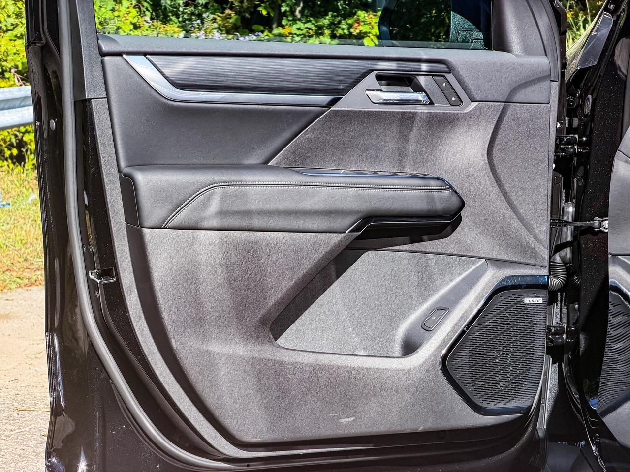2027 GMC Acadia ELEVATION Photo