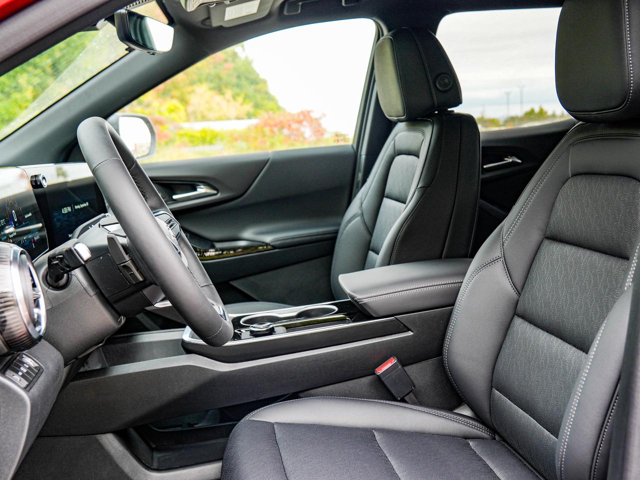 2027 Chevrolet Equinox AWD LT Photo