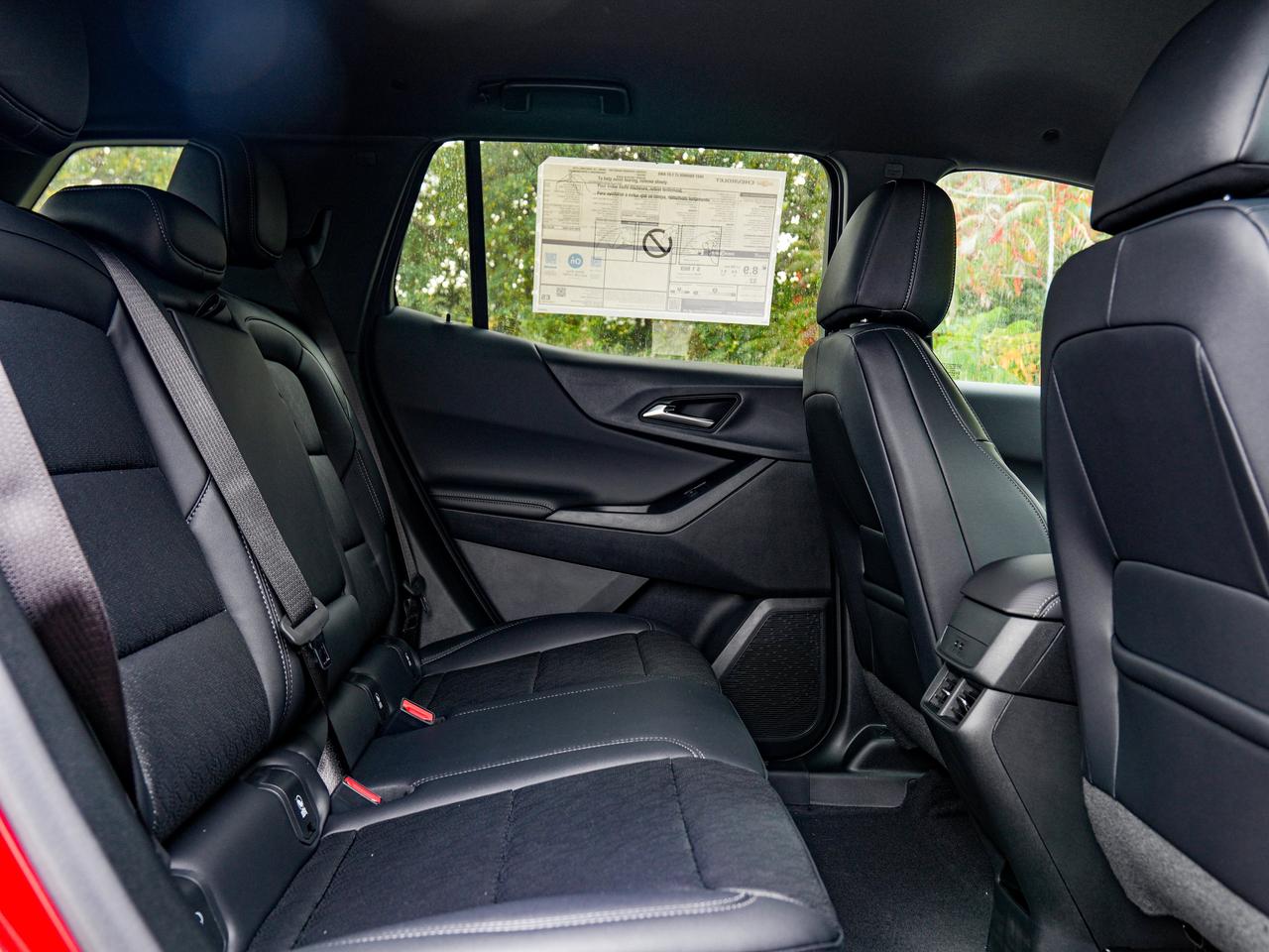 2027 Chevrolet Equinox AWD LT Photo
