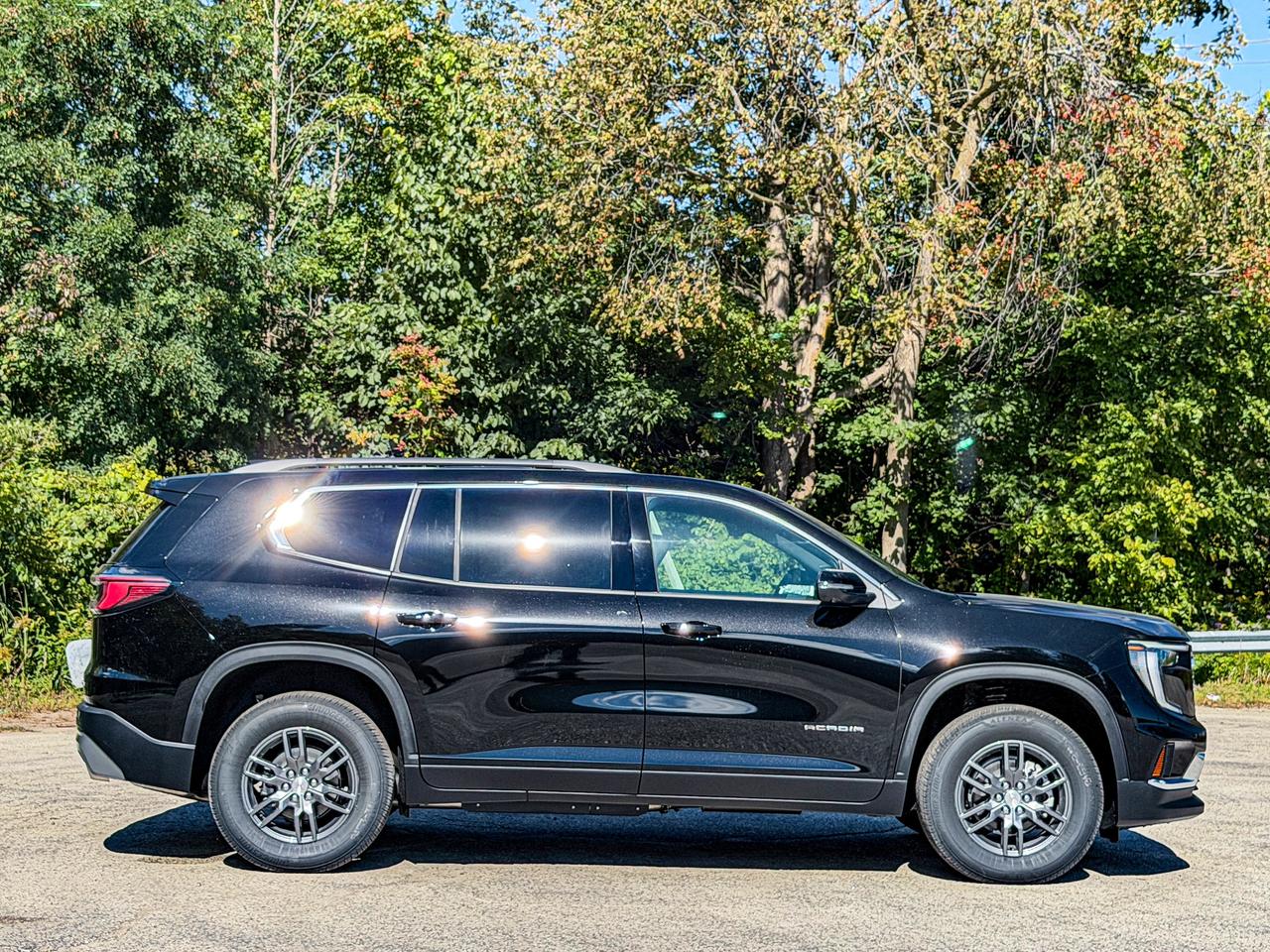 2027 GMC Acadia ELEVATION Photo