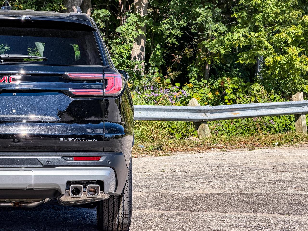 2027 GMC Acadia ELEVATION Photo