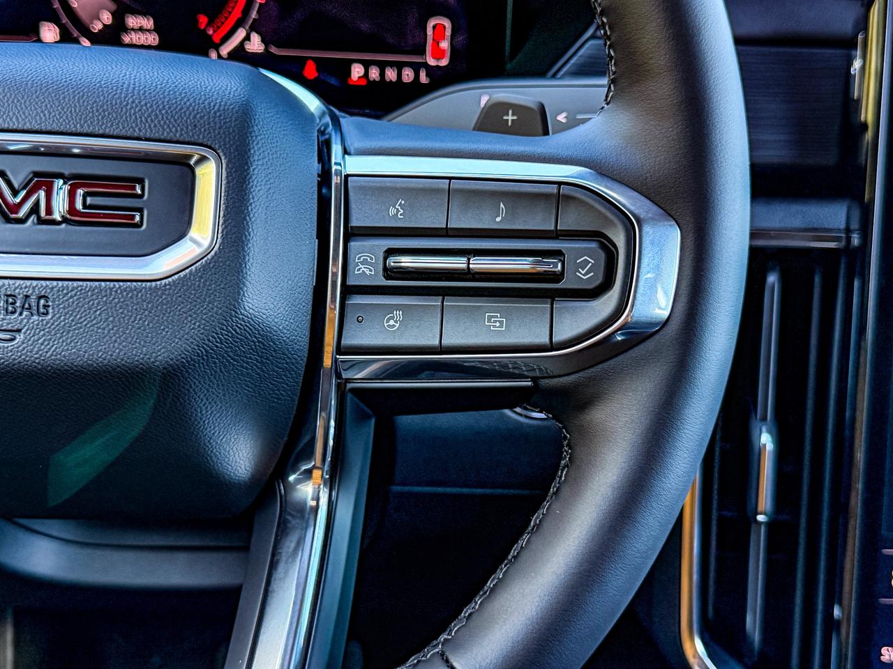 2027 GMC Acadia ELEVATION Photo
