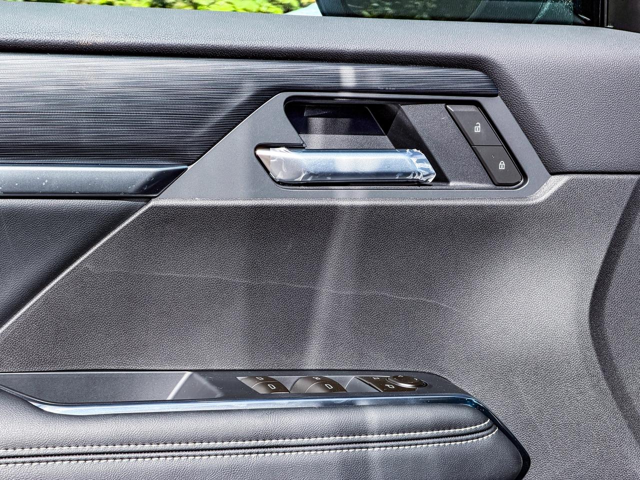 2027 GMC Acadia ELEVATION Photo