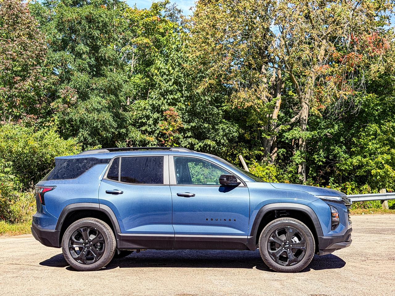 2027 Chevrolet Equinox AWD LT Photo4
