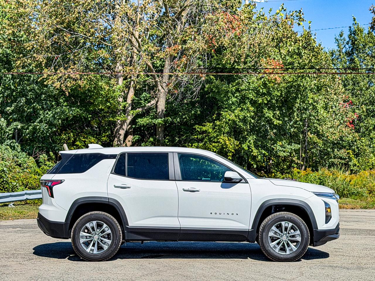 2027 Chevrolet Equinox AWD LT Photo