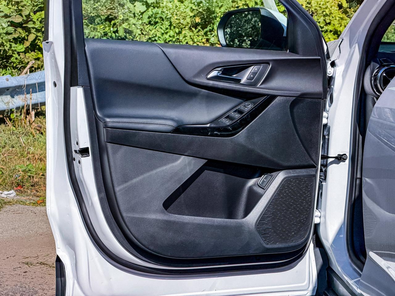 2027 Chevrolet Equinox AWD LT Photo