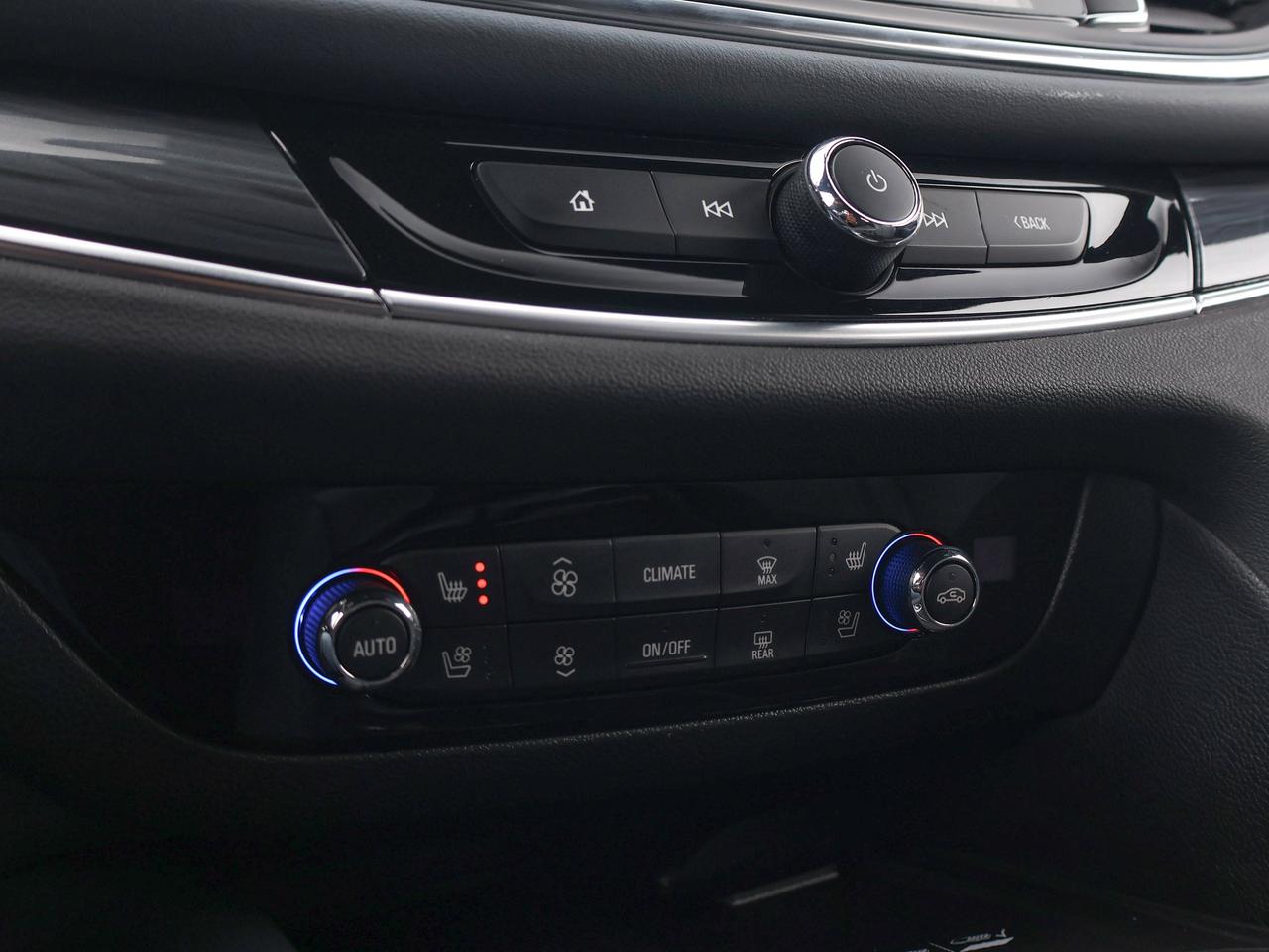 2022 Buick Enclave Premium Photo