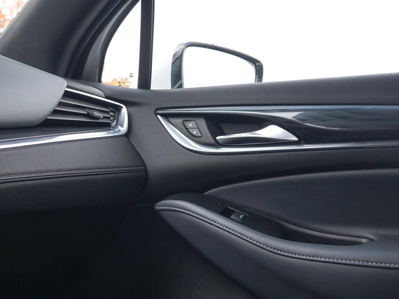 2022 Buick Enclave Premium Photo