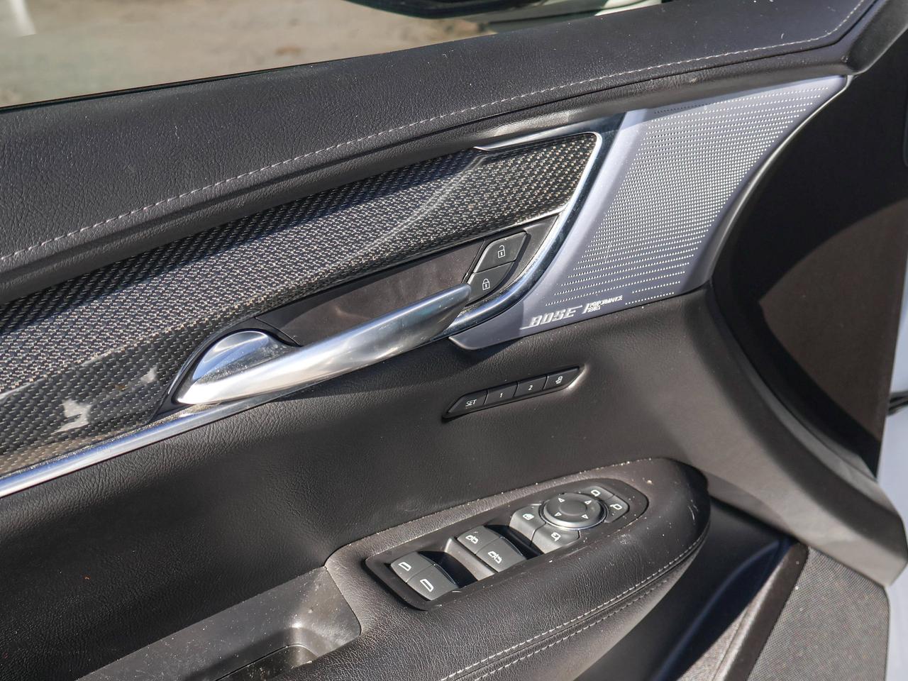 2022 Cadillac XT5 AWD Sport Photo