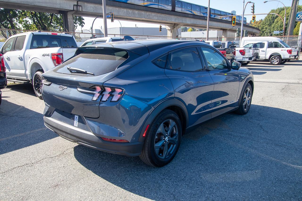 2021 Ford Mustang Mach-E Select AWD Photo4