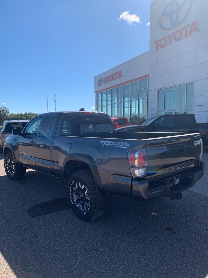 2022 Toyota Tacoma Base Photo2