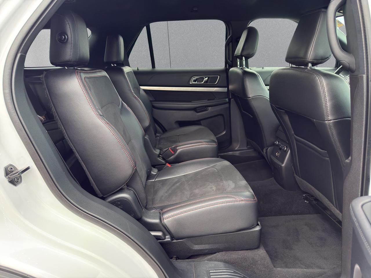 2019 Ford Explorer XLT 4WD Photo