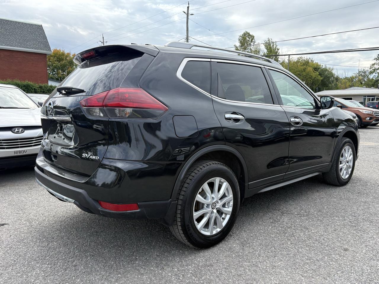2019 Nissan Rogue SV AWD Photo