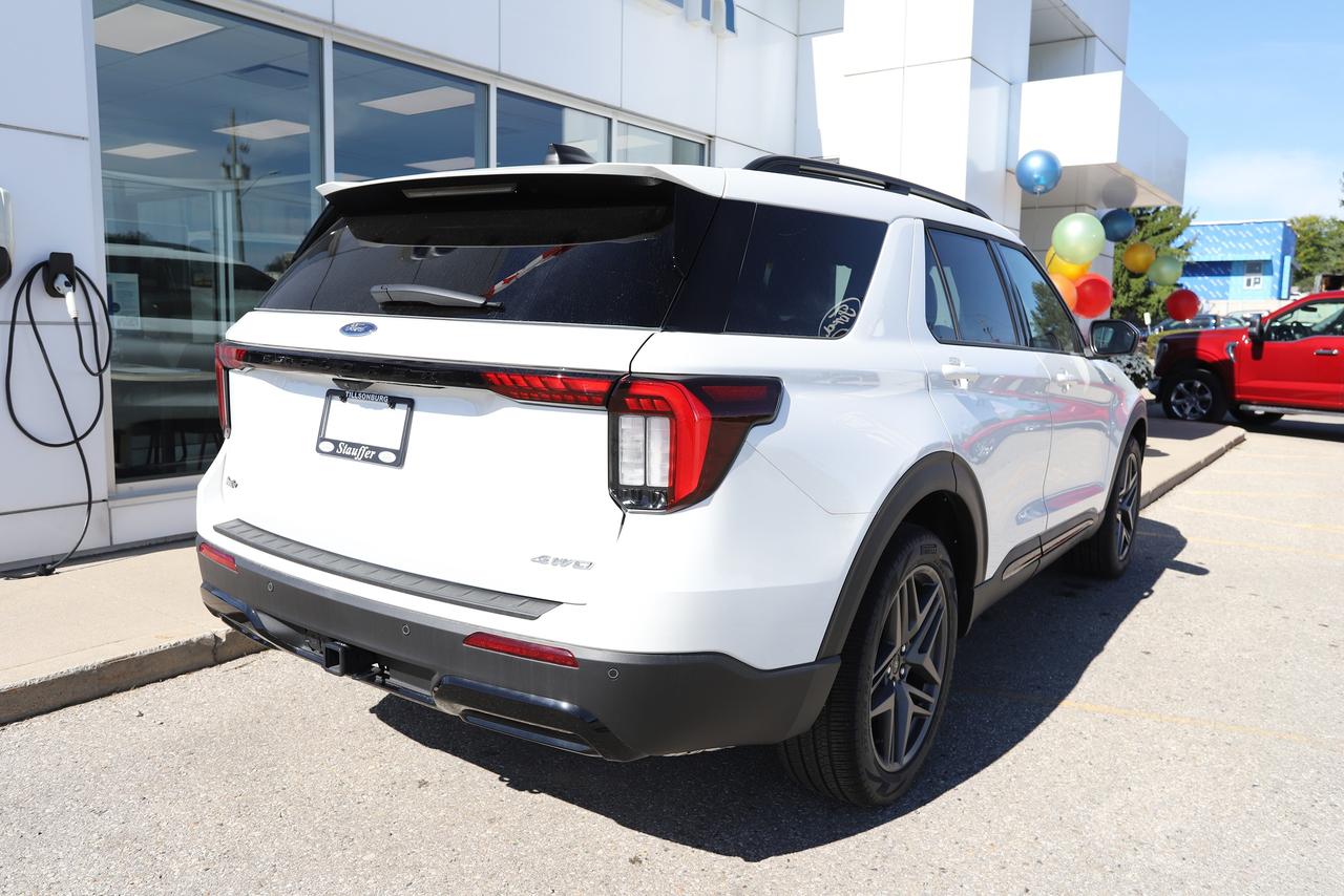 2026 Ford Explorer ST-Line 4WD Photo