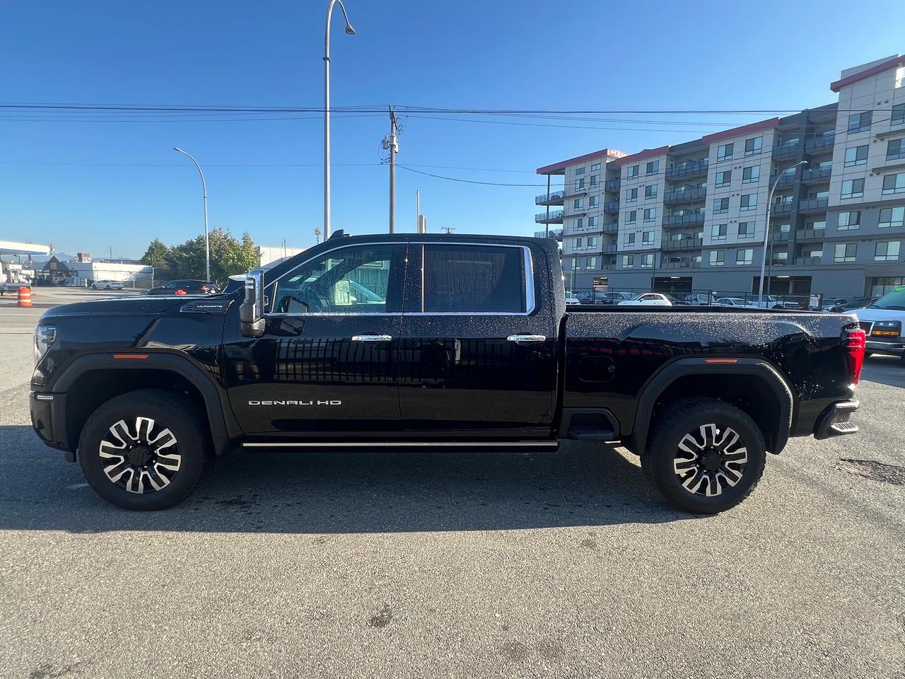 2026 GMC Sierra 3500 Denali ULTIMATE Photo