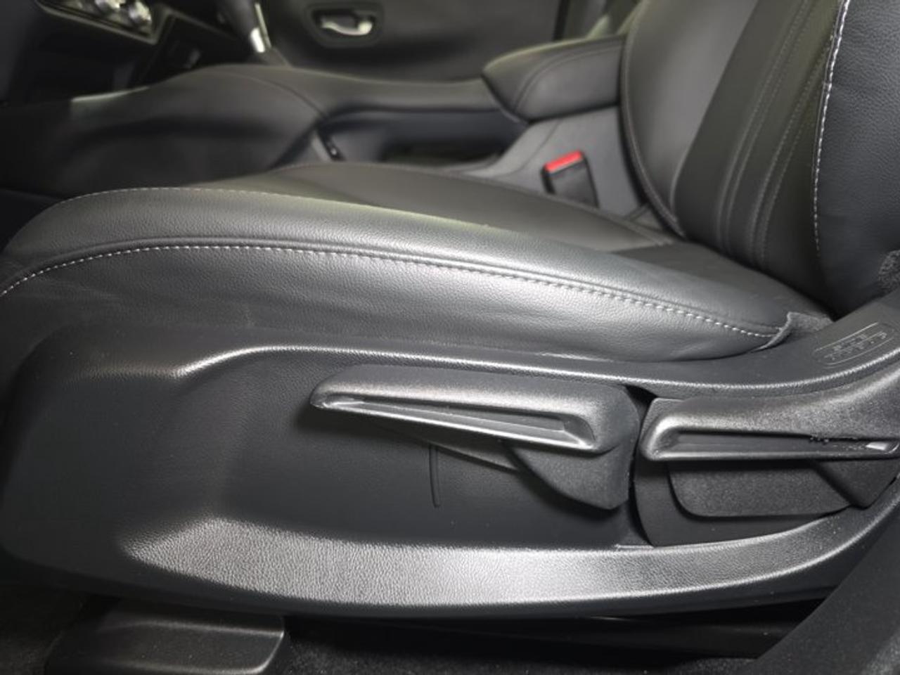 2025 Honda HR-V EX-L Photo