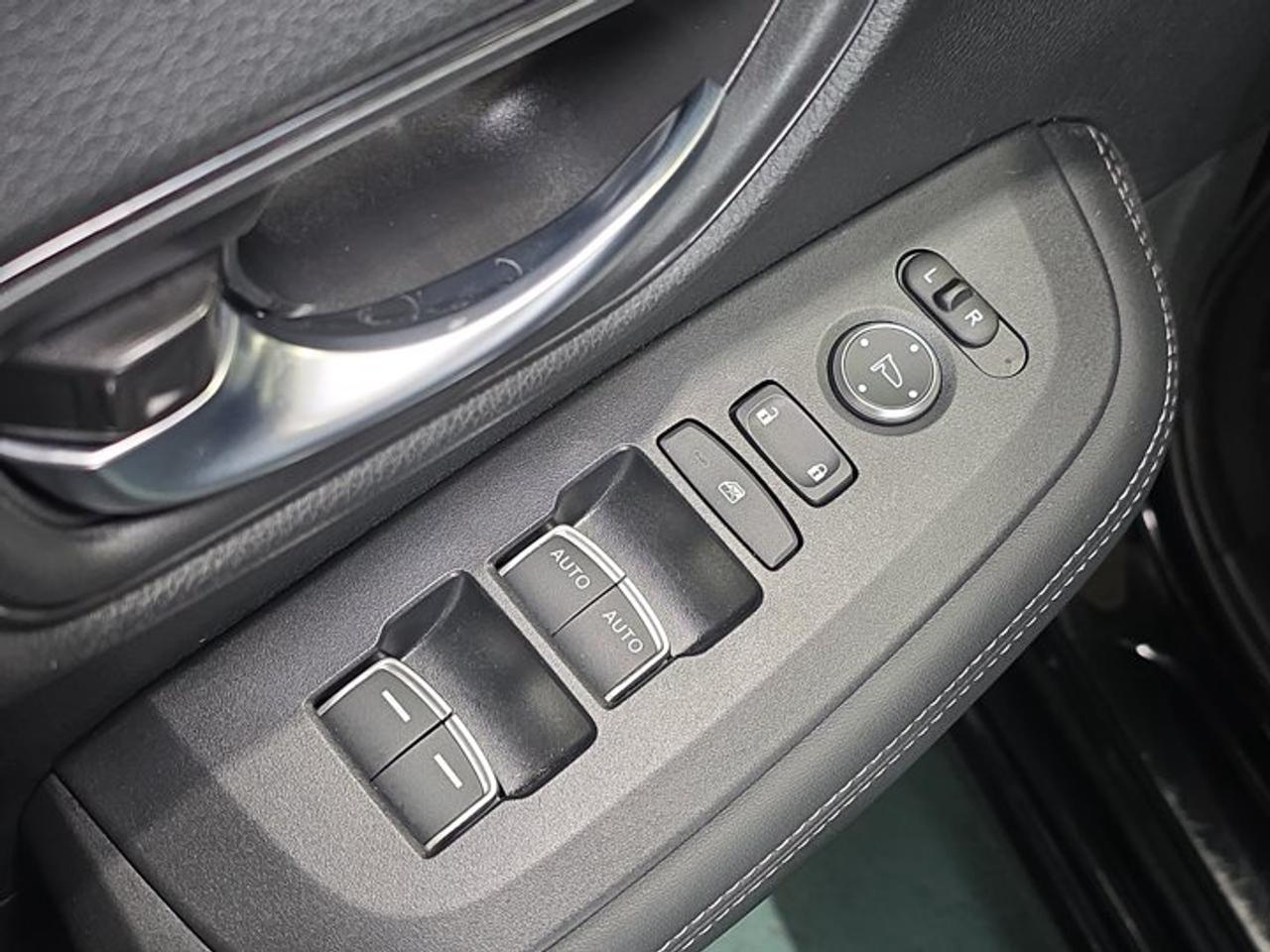 2025 Honda HR-V EX-L Photo