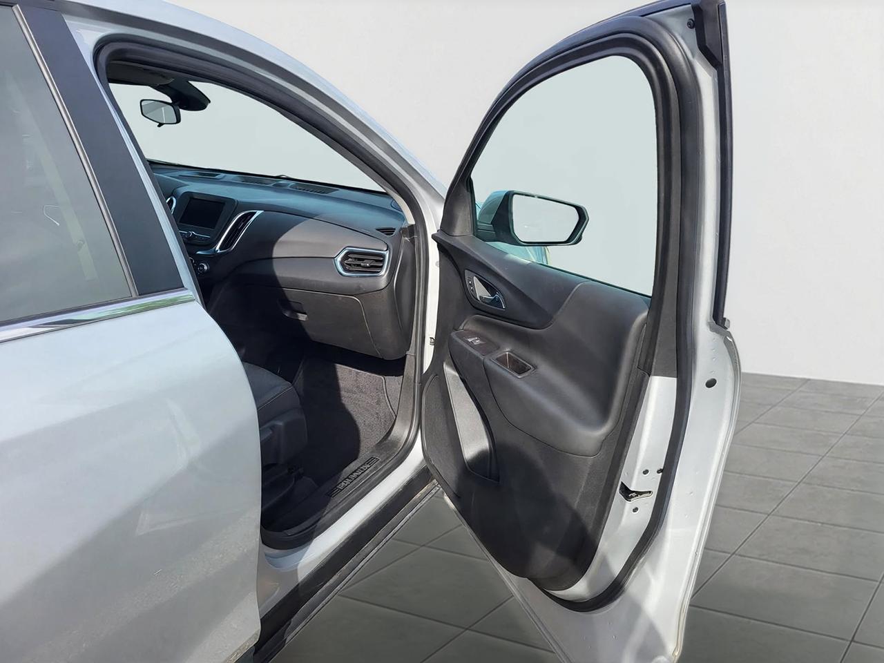 2021 Chevrolet Equinox LT Photo