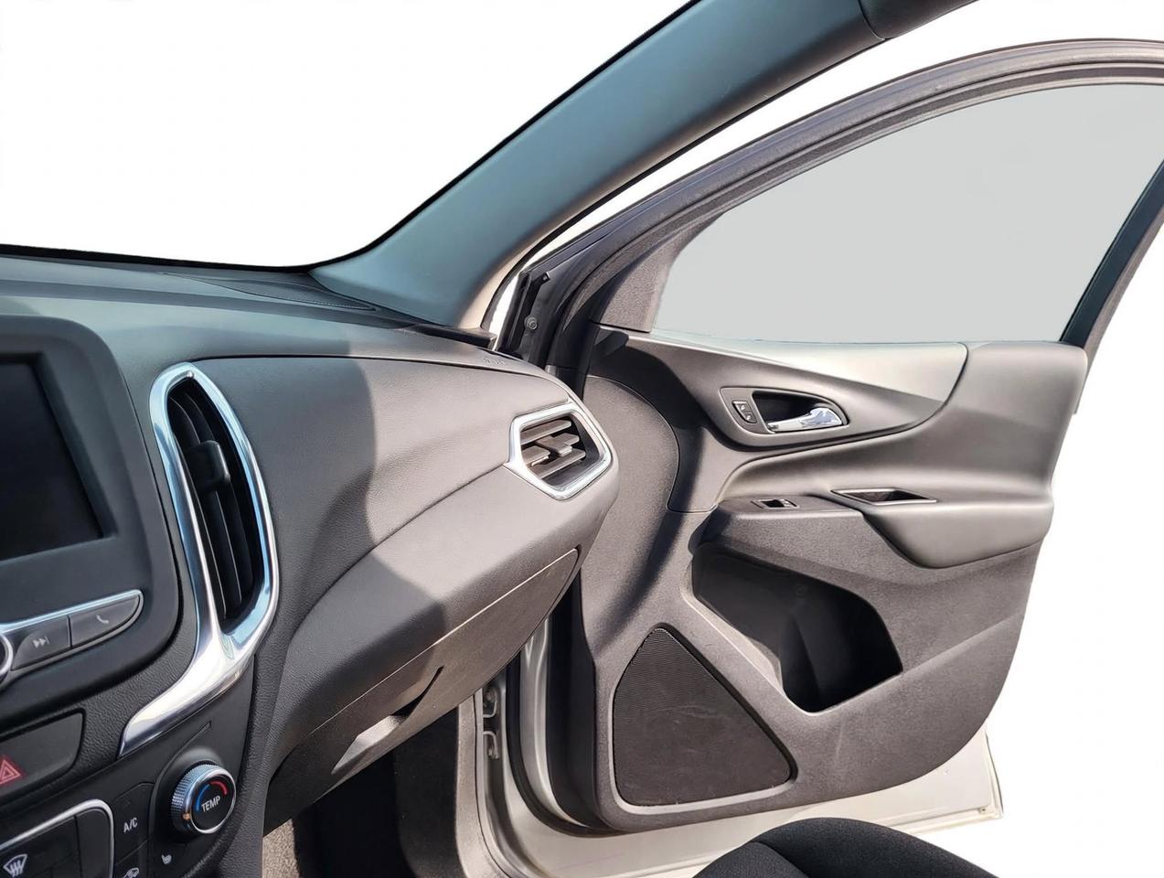2021 Chevrolet Equinox LT Photo