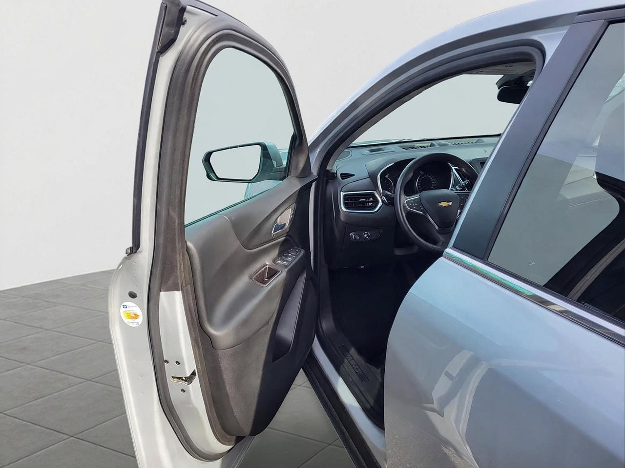 2021 Chevrolet Equinox LT Photo