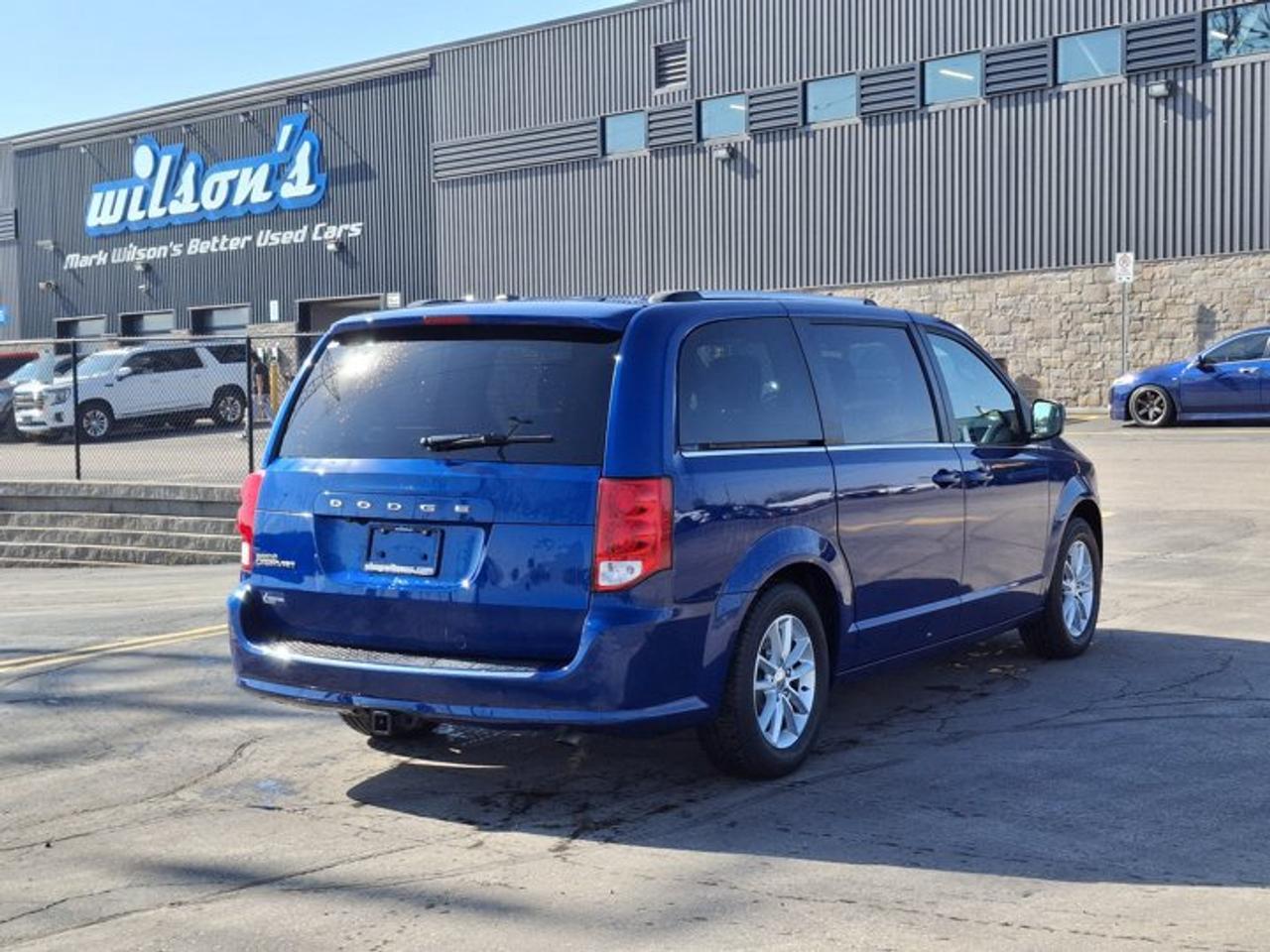2019 Dodge Grand Caravan SXT Premium Plus | DVD | Leatherette / Suede | Nav | Trailer Tow PKG | Bluetooth & More ! Photo