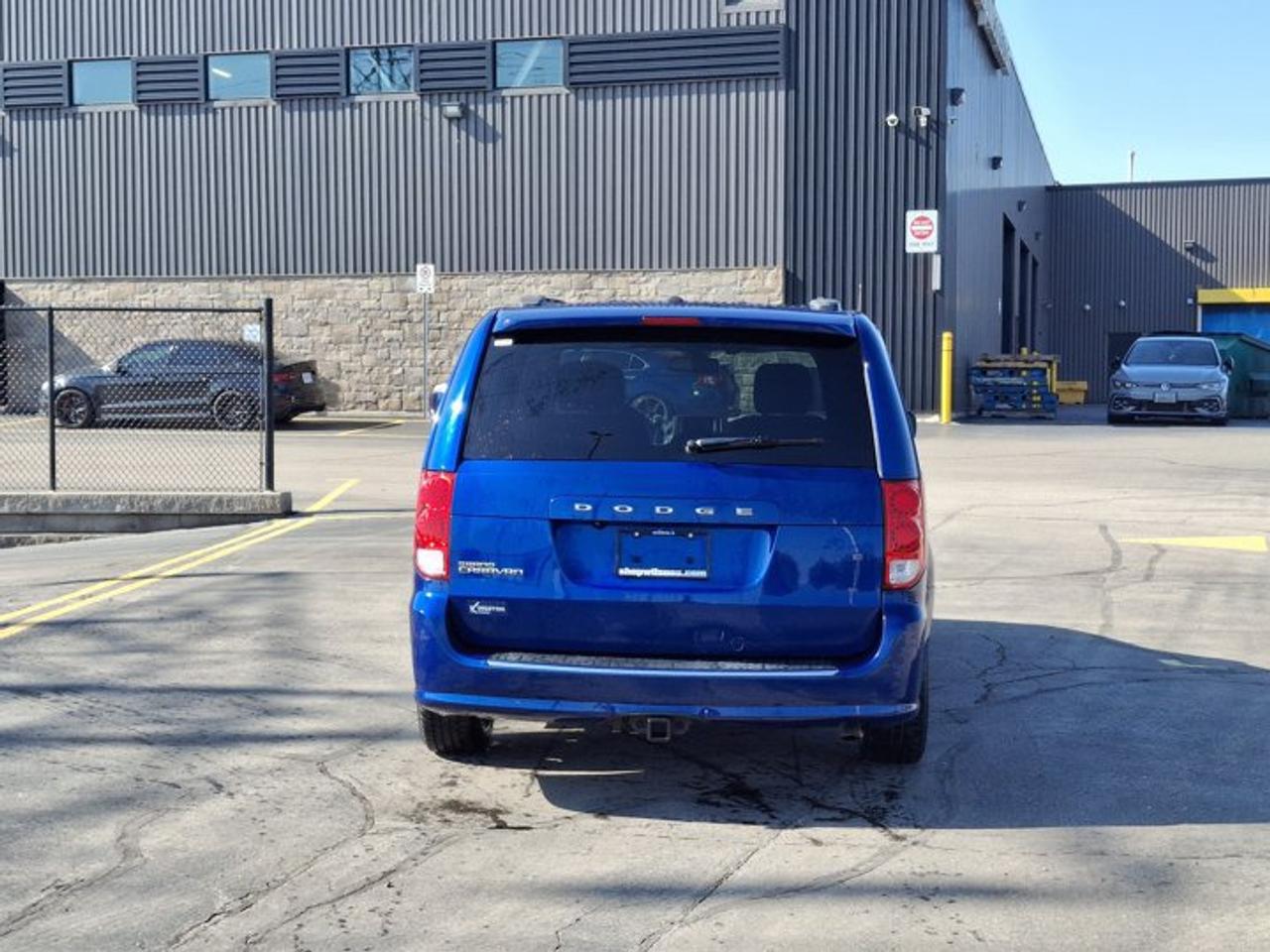 2019 Dodge Grand Caravan SXT Premium Plus | DVD | Leatherette / Suede | Nav | Trailer Tow PKG | Bluetooth & More ! Photo