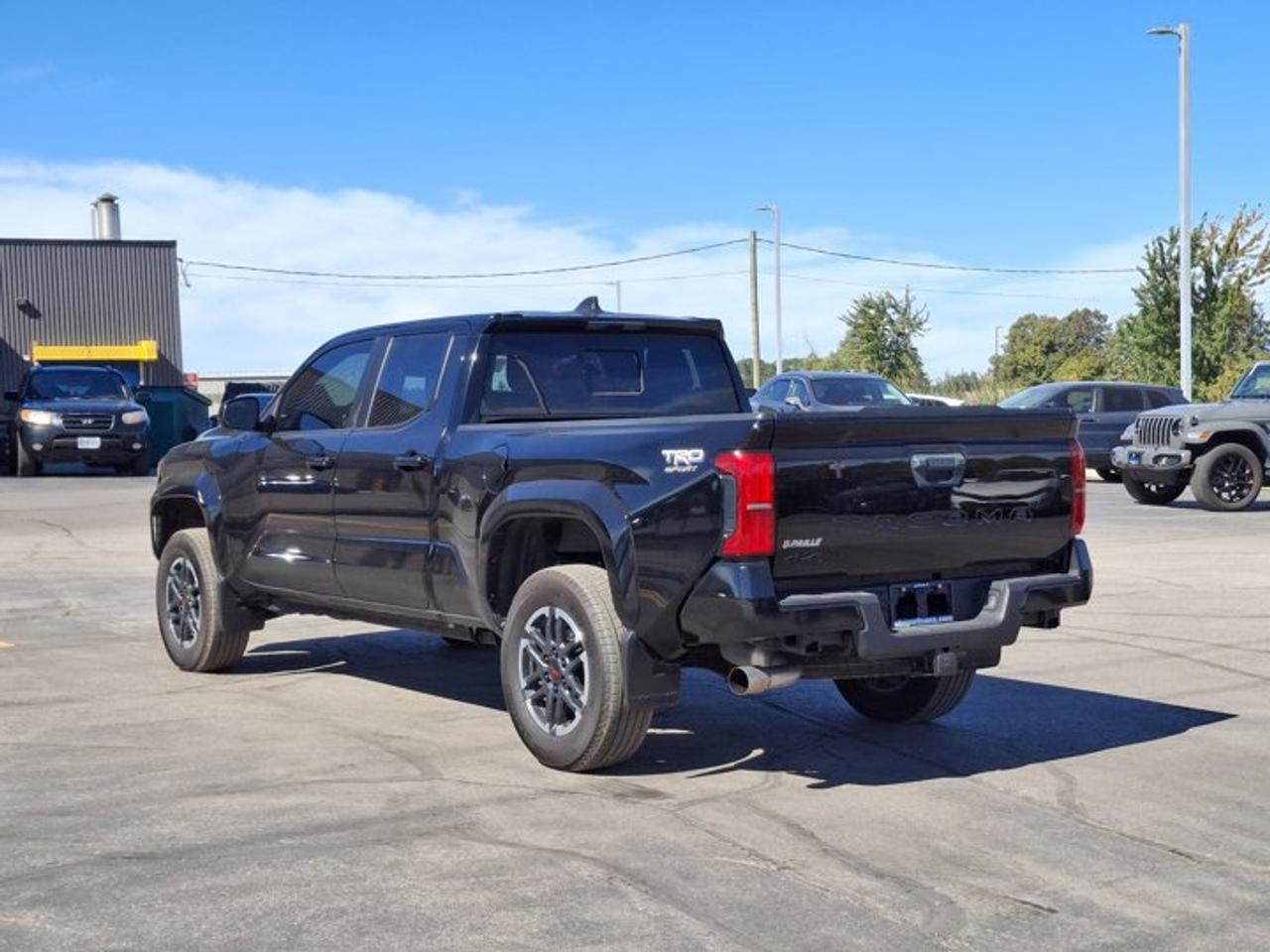 2024 Toyota Tacoma TRD Sport Crew 4X4 | 18" TRD Alloys | Sport Suspension | Heated Seats + Wheel and More ! Photo