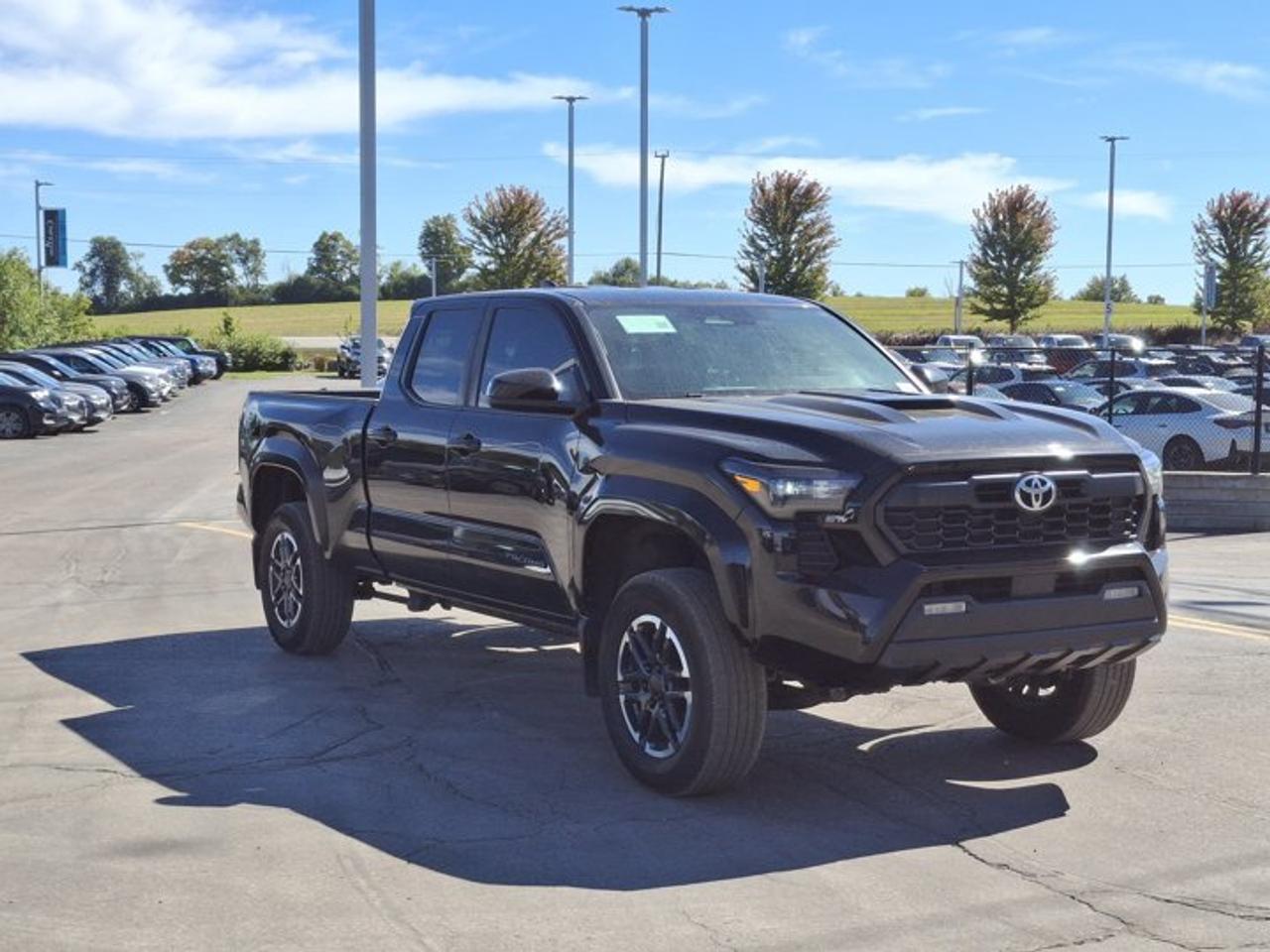 2024 Toyota Tacoma TRD Sport Crew 4X4 | 18" TRD Alloys | Sport Suspension | Heated Seats + Wheel and More ! Photo