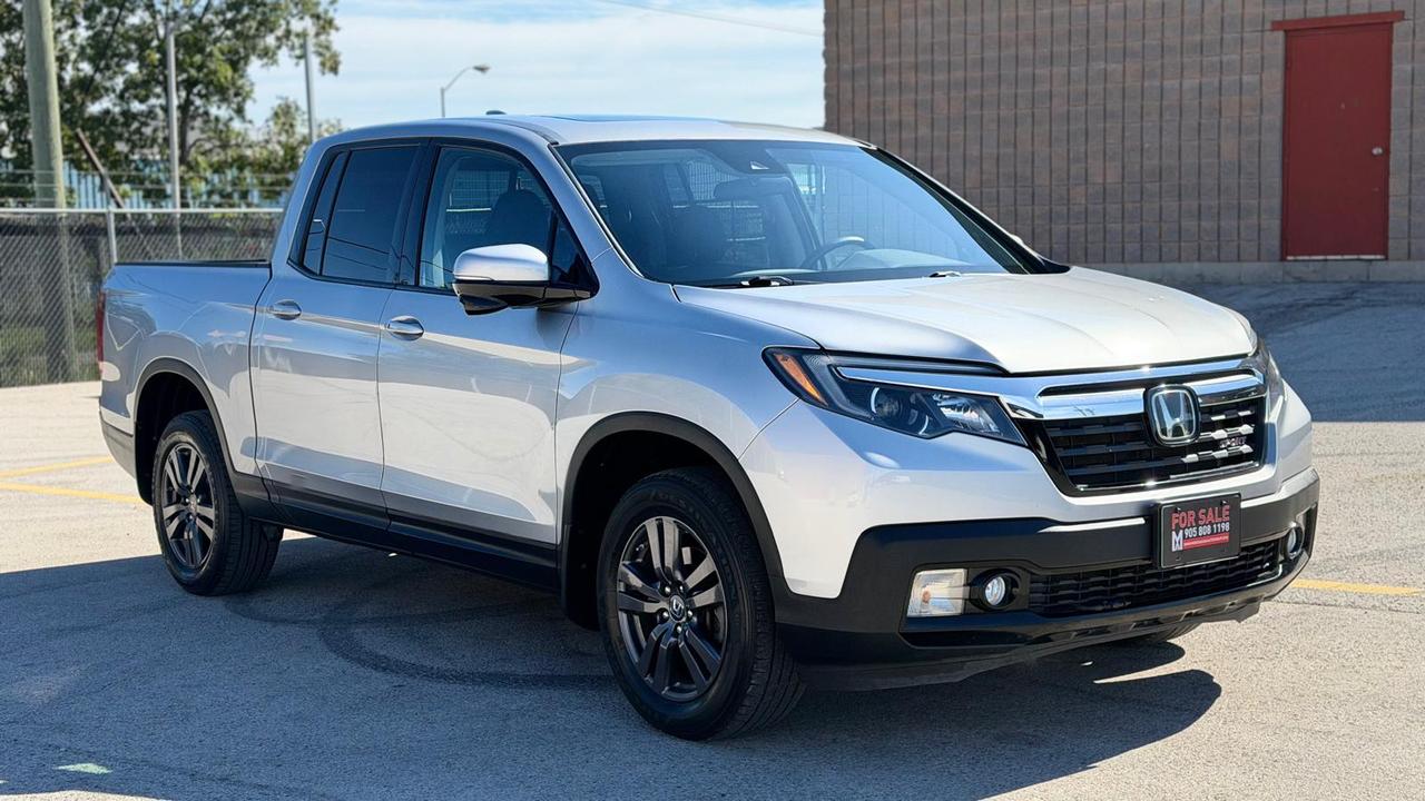 2017 Honda Ridgeline 4WD Crew CAB Sport Photo2