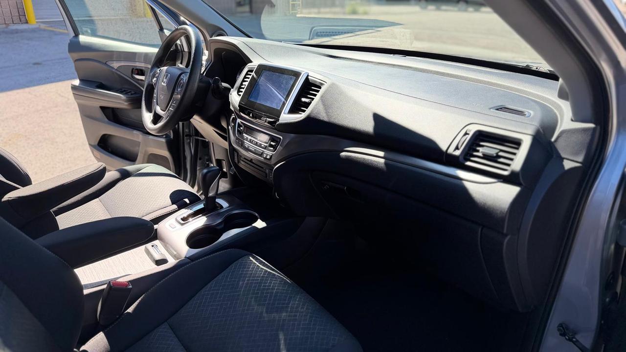 2017 Honda Ridgeline 4WD Crew CAB Sport Photo