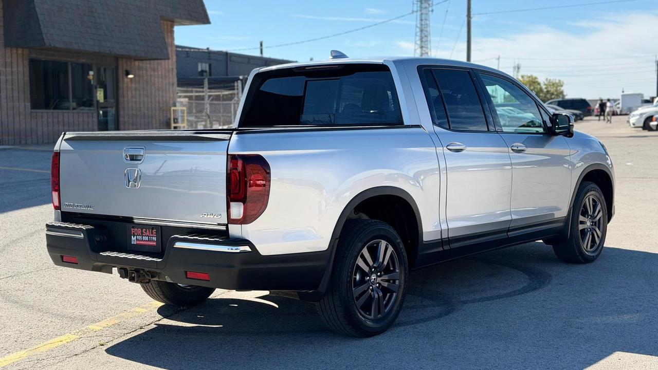 2017 Honda Ridgeline 4WD Crew CAB Sport Photo4