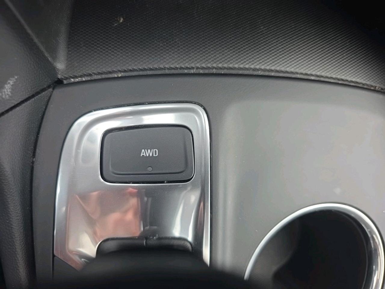 2020 Chevrolet Equinox LT AWD Photo