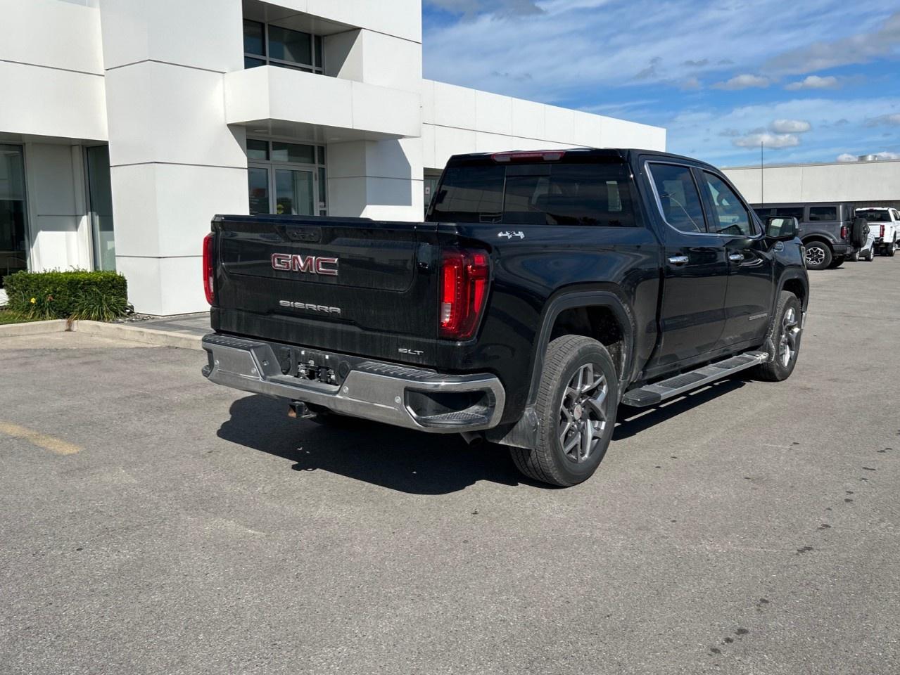 2025 GMC Sierra 1500 Crew Cab Short Box 4-Wheel Drive SLT Photo