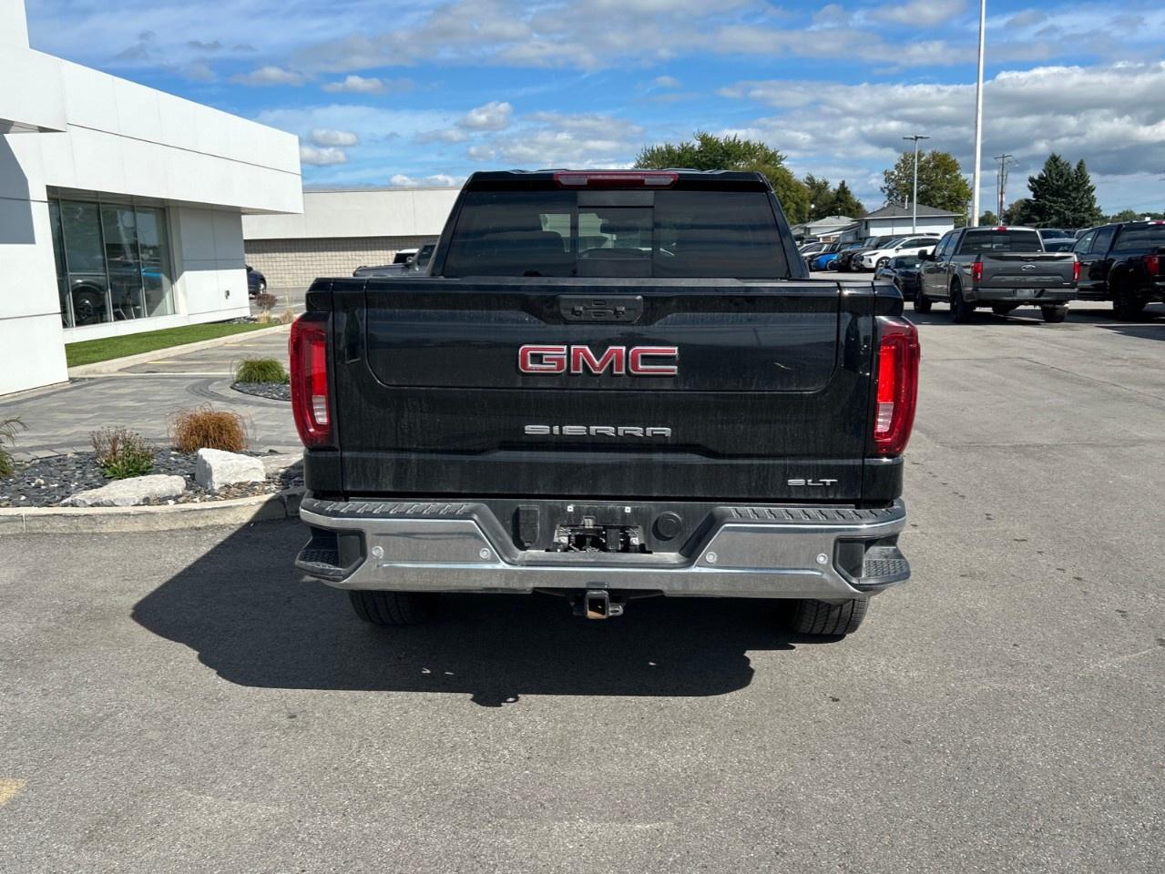 2025 GMC Sierra 1500 Crew Cab Short Box 4-Wheel Drive SLT Photo