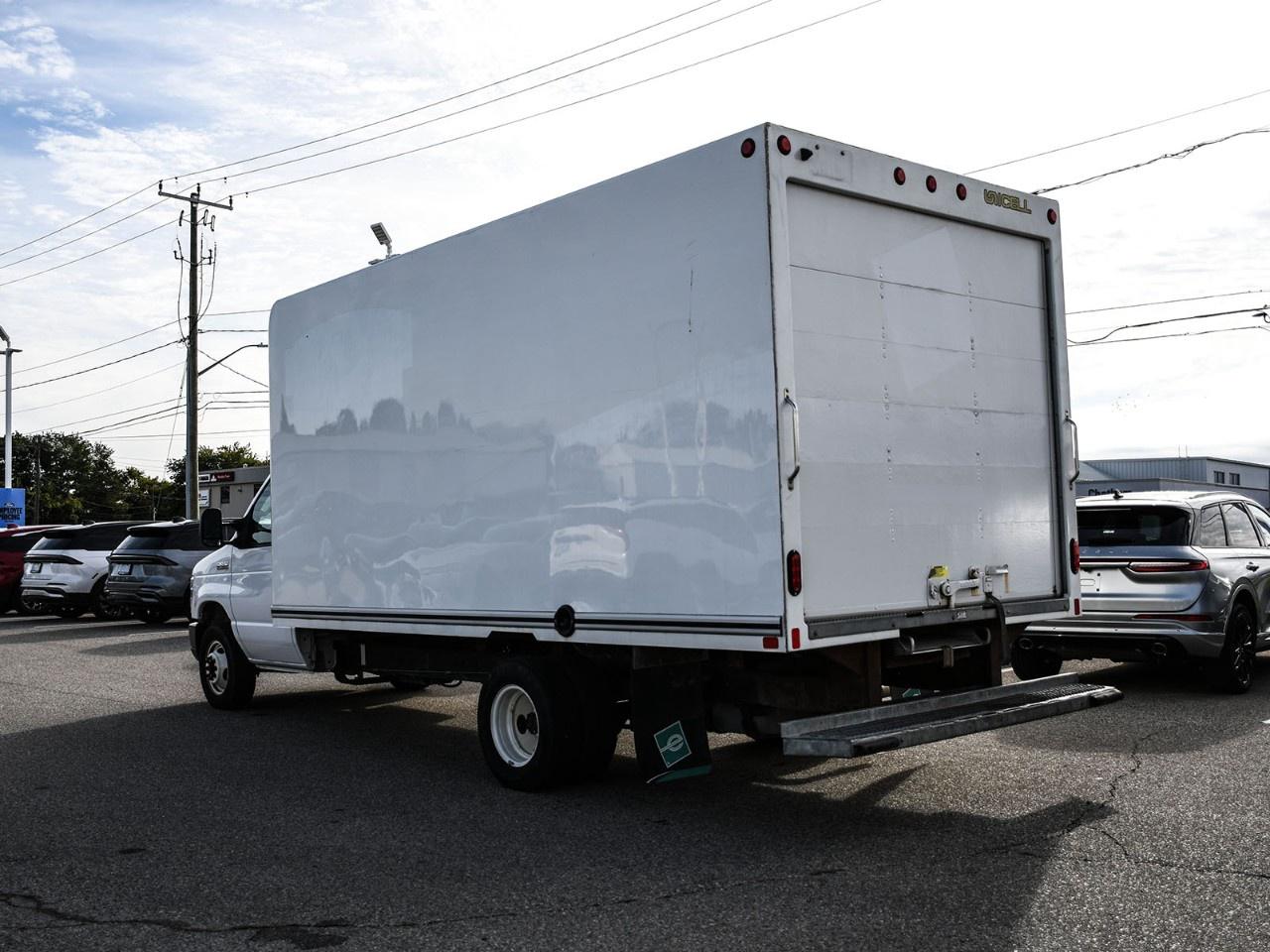 2025 Ford E-Series Cutaway E-450 DRW 158" WB Photo