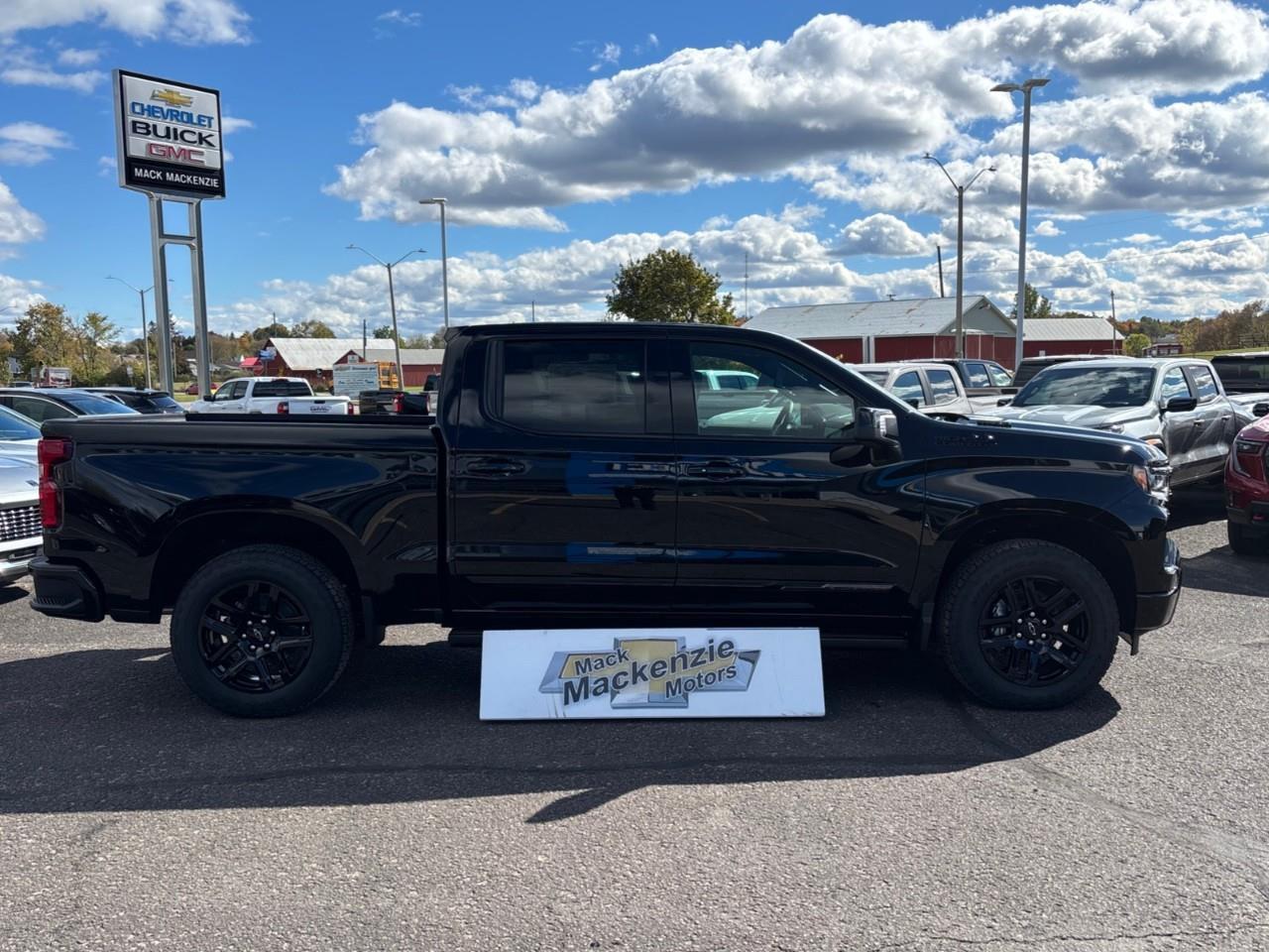 2026 Chevrolet Silverado 1500 High Country New 5 Passenger Diesel Powered Crew Cab 4X4 Truck with a Power Sunroof, Heated and Ventilated Front Seats, Heated Second Row Outboard Seats, Heated Steering Wheel, Adaptive Cruise Control, Power Retra Photo2
