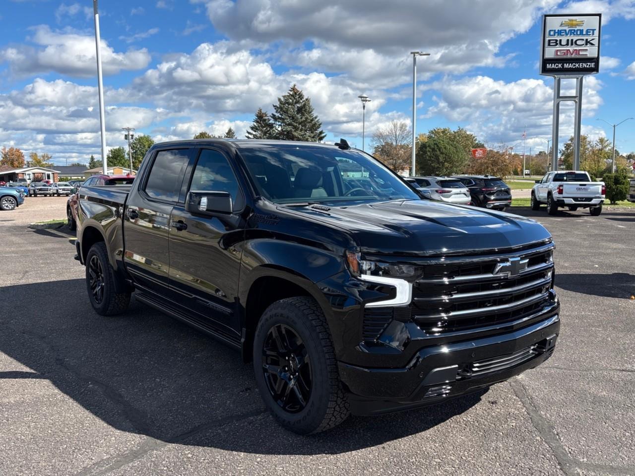 2026 Chevrolet Silverado 1500 High Country New 5 Passenger Diesel Powered Crew Cab 4X4 Truck with a Power Sunroof, Heated and Ventilated Front Seats, Heated Second Row Outboard Seats, Heated Steering Wheel, Adaptive Cruise Control, Power Retra Photo5