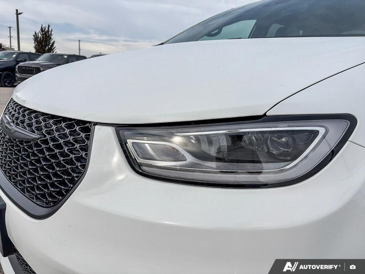2026 Chrysler Pacifica Limited POWER MOONROOF | POWER LIFTGATE Photo
