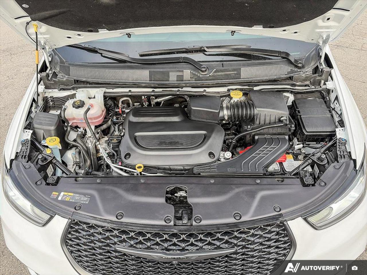 2026 Chrysler Pacifica Limited POWER MOONROOF | POWER LIFTGATE Photo