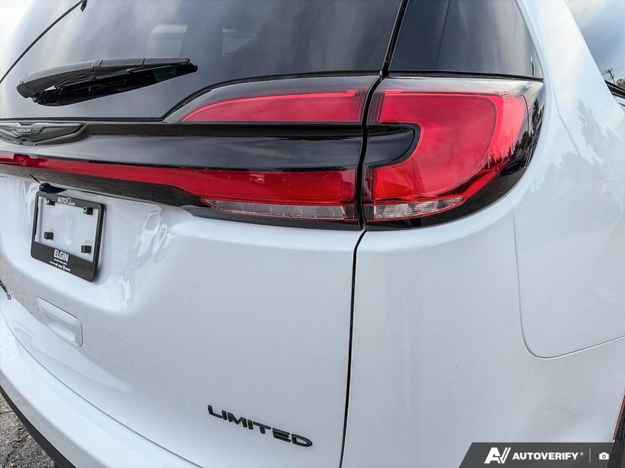 2026 Chrysler Pacifica Limited POWER MOONROOF | POWER LIFTGATE Photo