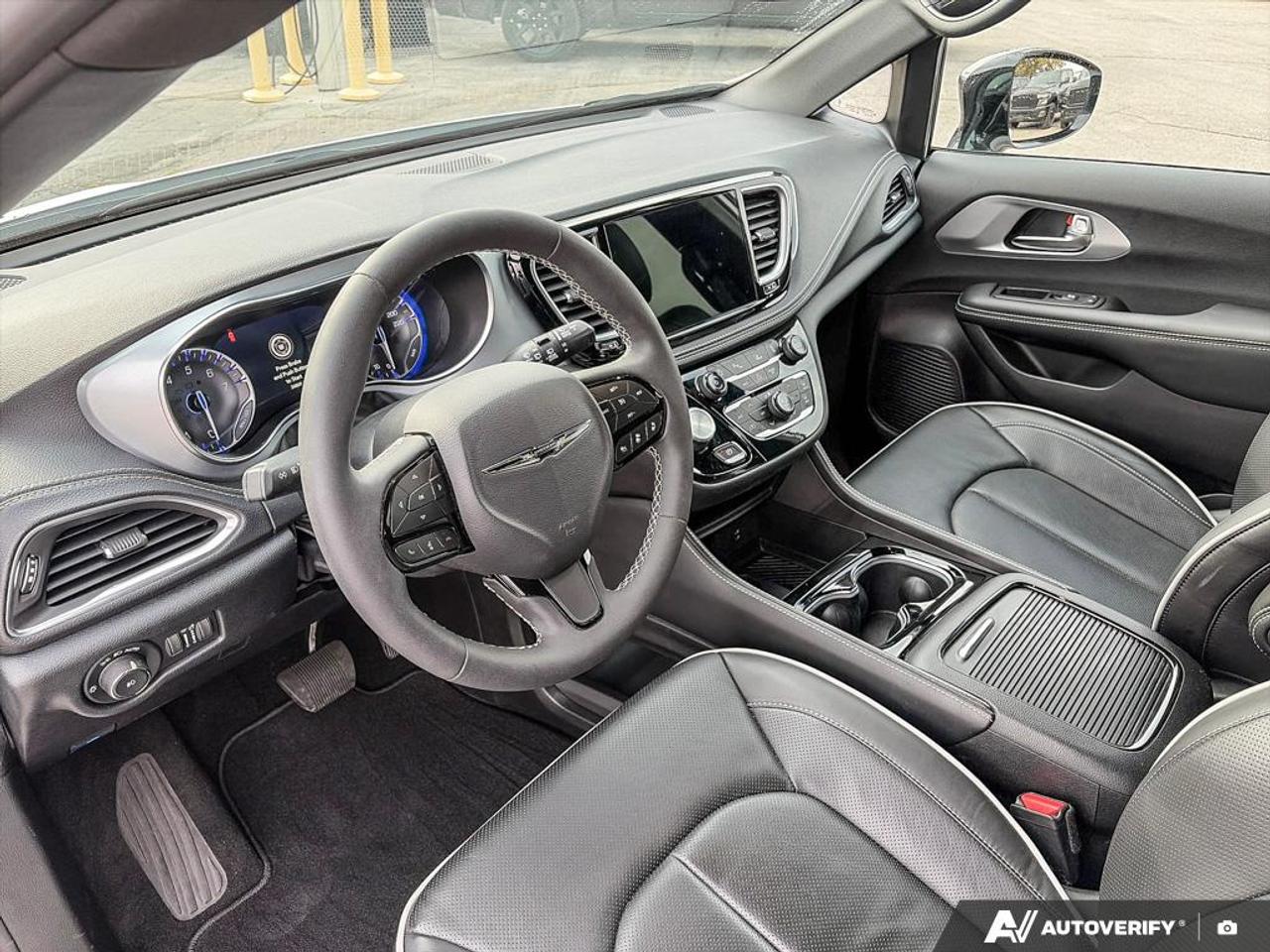 2026 Chrysler Pacifica Limited POWER MOONROOF | POWER LIFTGATE Photo