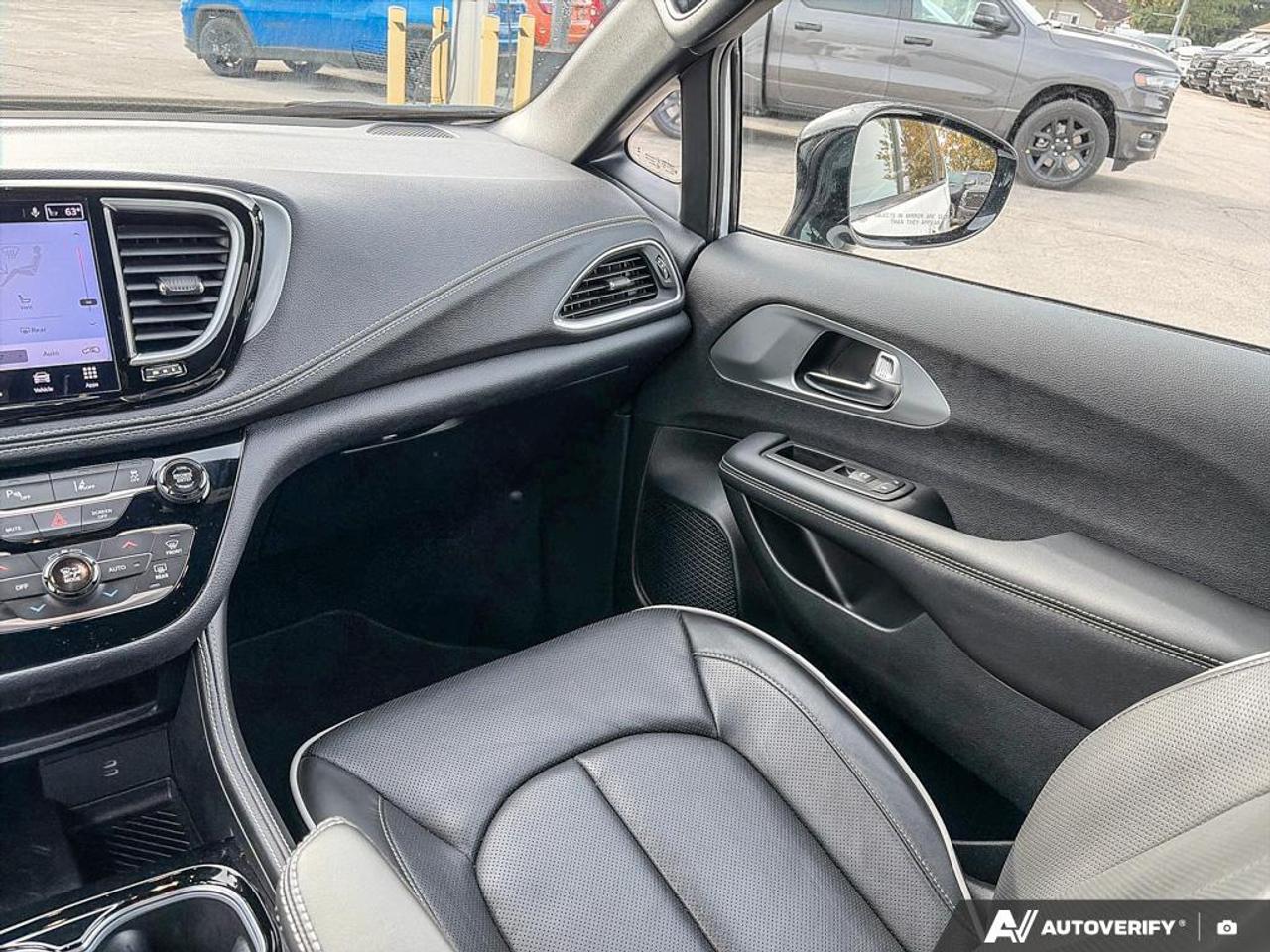 2026 Chrysler Pacifica Limited POWER MOONROOF | POWER LIFTGATE Photo