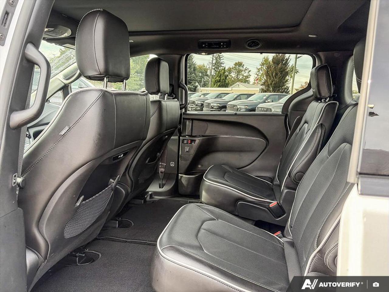 2026 Chrysler Pacifica Limited POWER MOONROOF | POWER LIFTGATE Photo