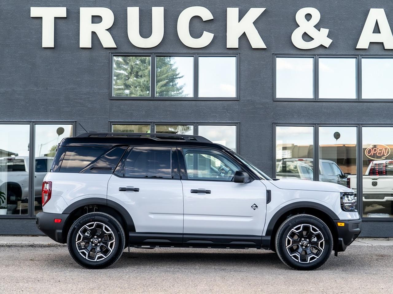 2026 Ford Bronco Sport Outer Banks 4x4 ONLY 18,417 KMS Photo25