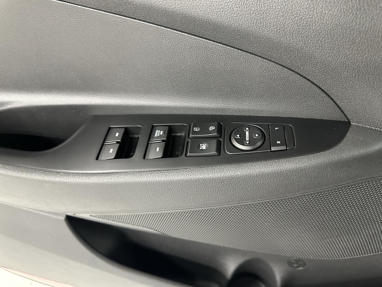 2019 Hyundai Tucson Essential Photo12