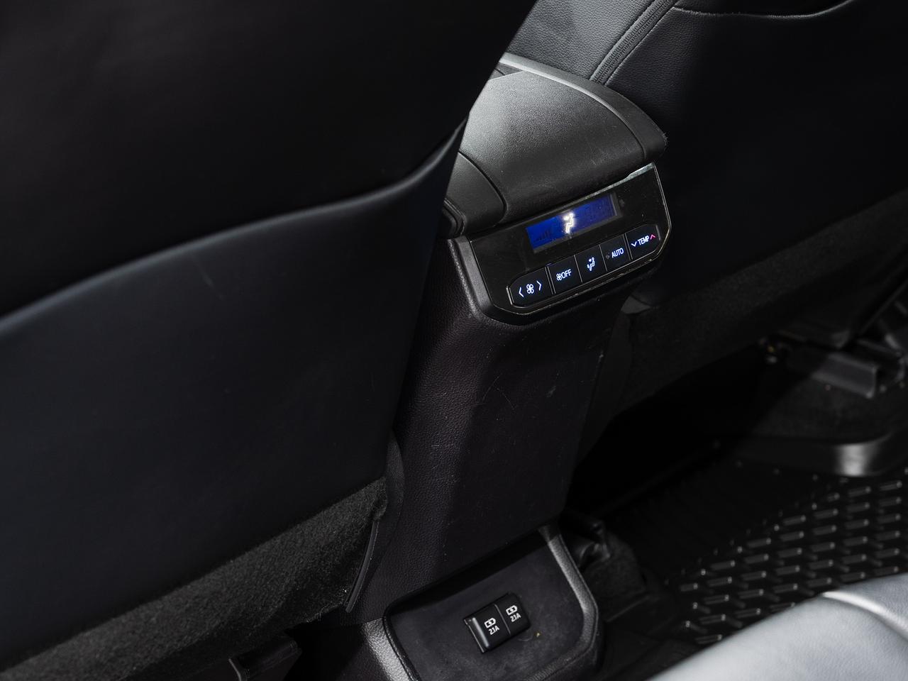 2021 Toyota Highlander XLE AWD | Moonroof | Leather | ACC | BSM | CarPlay Photo