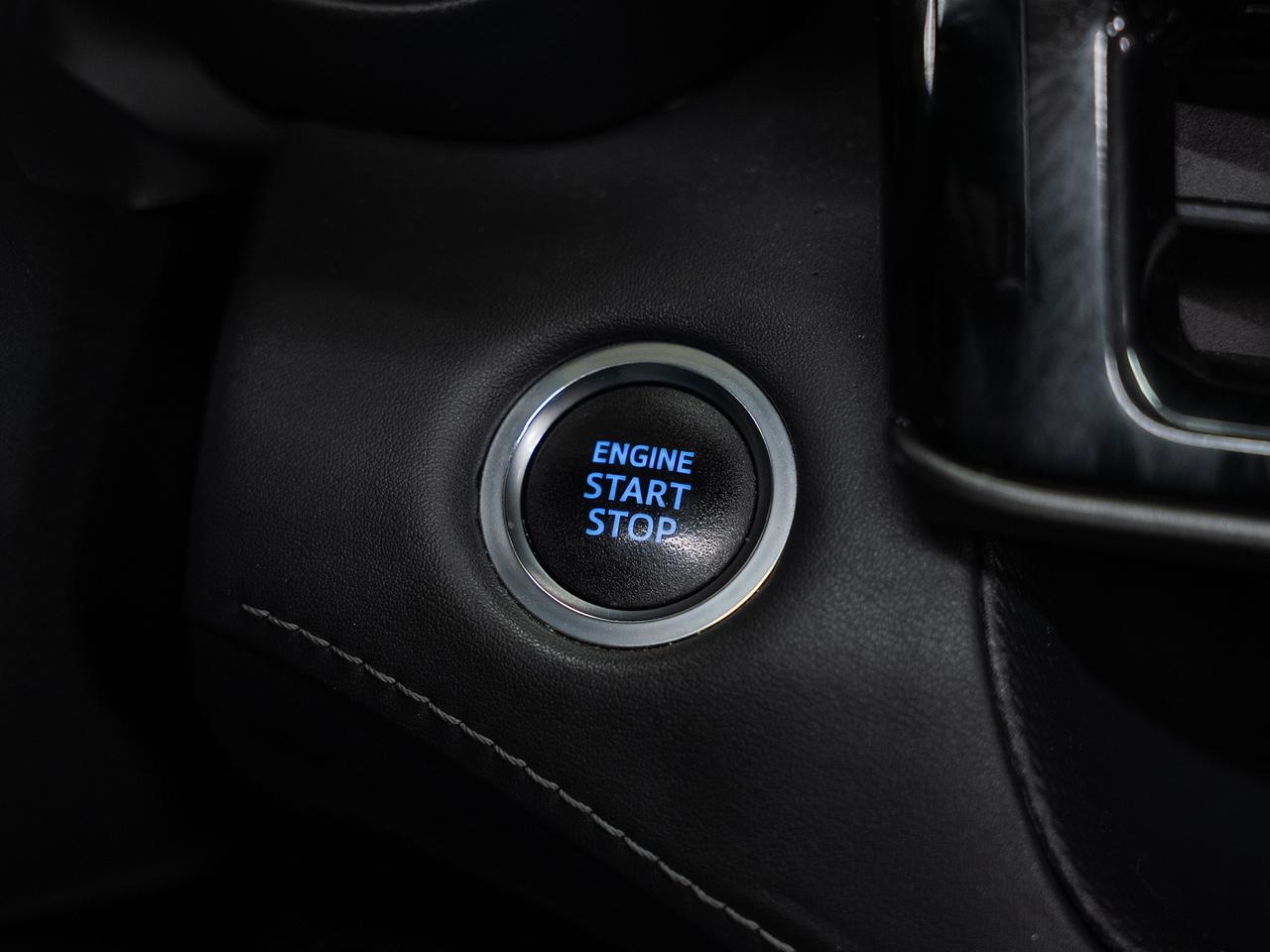 2021 Toyota Highlander XLE AWD | Moonroof | Leather | ACC | BSM | CarPlay