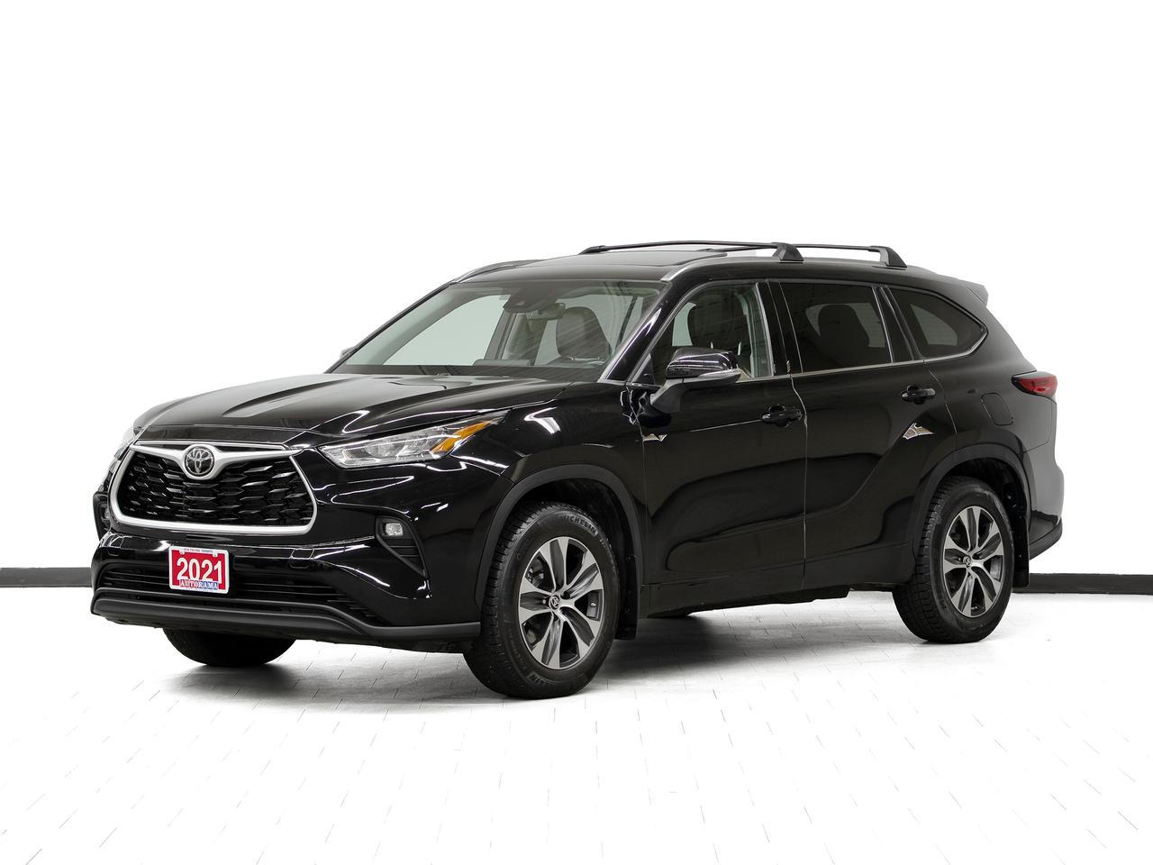 2021 Toyota Highlander XLE AWD | Moonroof | Leather | ACC | BSM | CarPlay