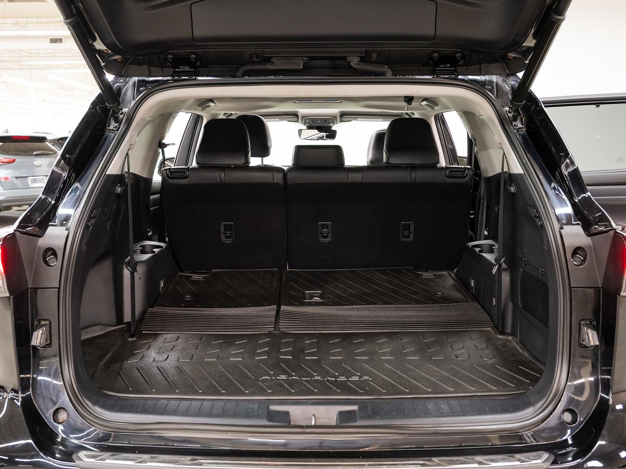 2021 Toyota Highlander XLE AWD | Moonroof | Leather | ACC | BSM | CarPlay